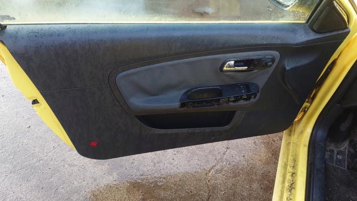 Seat Ibiza III 1.4 16V 75 Sloopvoertuig (2004, Geel)