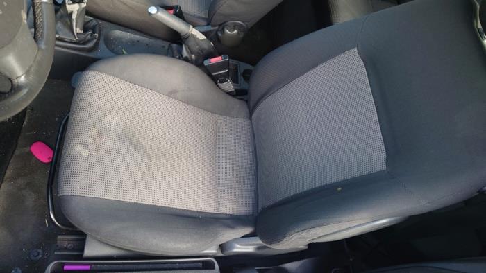 Opel Corsa C 1.2 16V Sloopvoertuig (2004, Grijs)