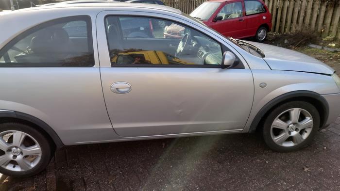 Opel Corsa C 1.2 16V Sloopvoertuig (2004, Grijs)