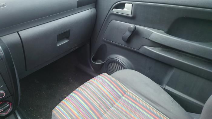 Volkswagen Fox 1.2 Sloopvoertuig (2006, Zwart)