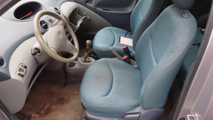 Toyota Yaris 1.0 16V VVT-i Sloopvoertuig (1999, Grijs)