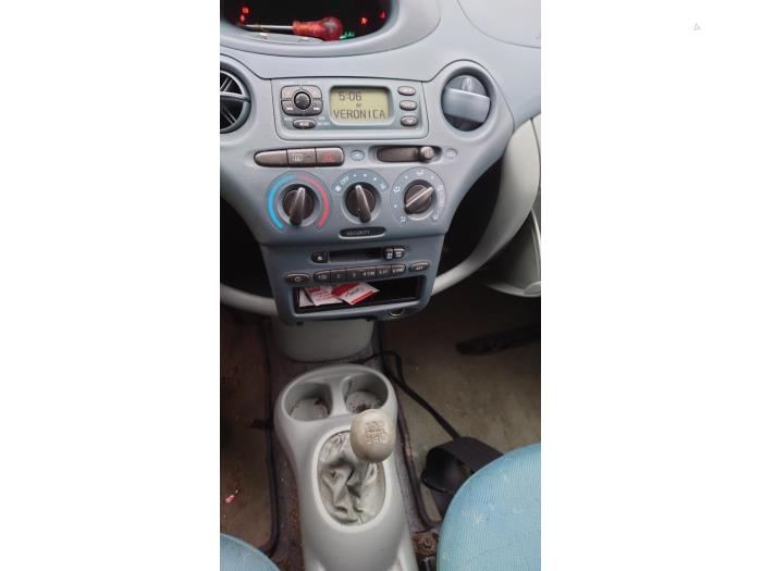 Toyota Yaris 1.0 16V VVT-i Sloopvoertuig (1999, Grijs)