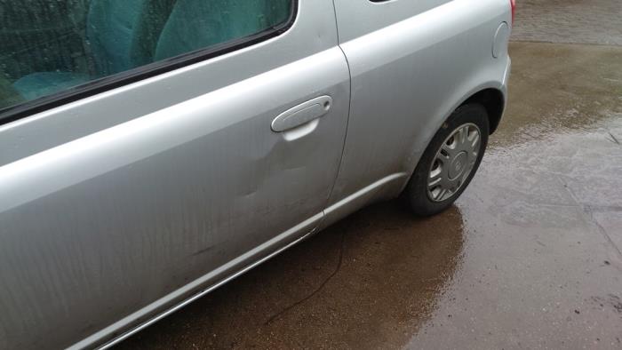 Toyota Yaris 1.0 16V VVT-i Sloopvoertuig (1999, Grijs)