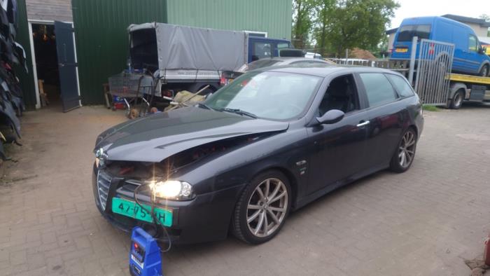 Alfa Romeo 156 Sportwagon 2.0 JTS 16V Sloopvoertuig (2004, Grijs)