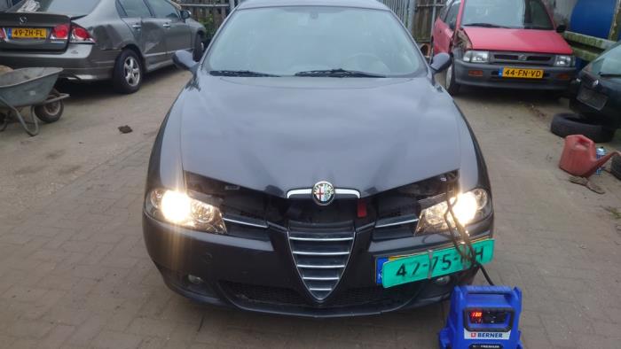 Alfa Romeo 156 Sportwagon 2.0 JTS 16V Sloopvoertuig (2004, Grijs)