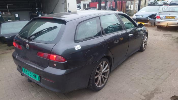 Alfa Romeo 156 Sportwagon 2.0 JTS 16V Sloopvoertuig (2004, Grijs)
