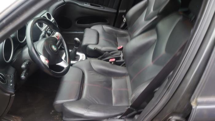 Alfa Romeo 156 Sportwagon 2.0 JTS 16V Sloopvoertuig (2004, Grijs)