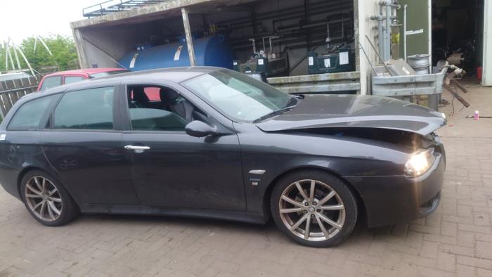 Alfa Romeo 156 Sportwagon 2.0 JTS 16V Sloopvoertuig (2004, Grijs)