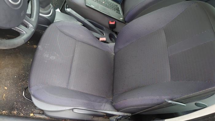 Renault Clio III 1.4 16V Sloopvoertuig (2006, Zwart)