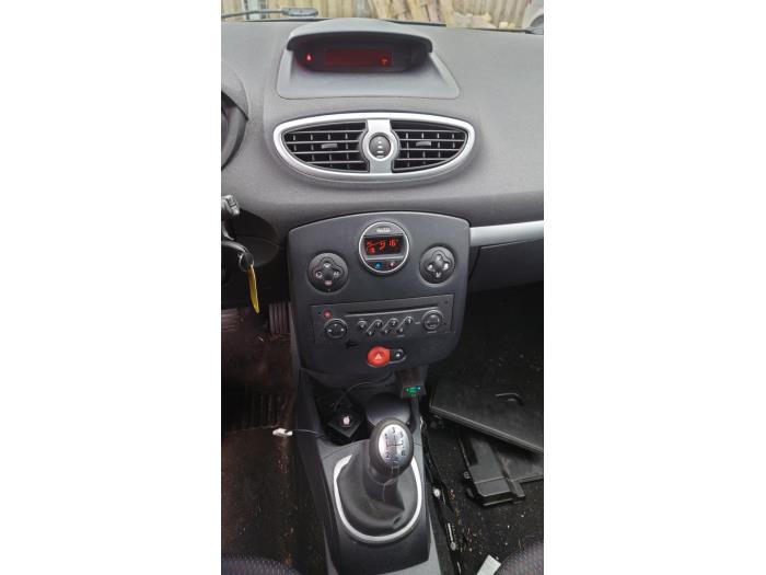 Renault Clio III 1.4 16V Sloopvoertuig (2006, Zwart)