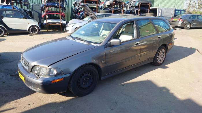 Volvo V40 1.9 D Sloopvoertuig (2004, Grijs)