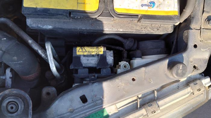 Volvo V40 1.9 D Sloopvoertuig (2004, Grijs)