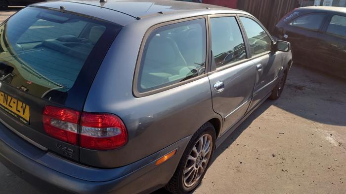 Volvo V40 1.9 D Sloopvoertuig (2004, Grijs)