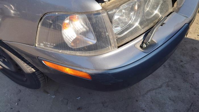 Volvo V40 1.9 D Sloopvoertuig (2004, Grijs)