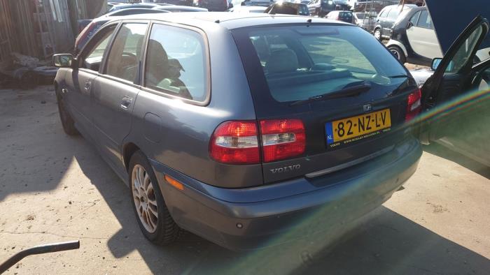Volvo V40 1.9 D Sloopvoertuig (2004, Grijs)