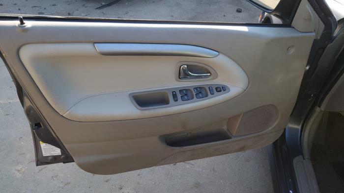 Volvo V40 1.9 D Sloopvoertuig (2004, Grijs)