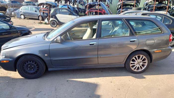 Volvo V40 1.9 D Sloopvoertuig (2004, Grijs)