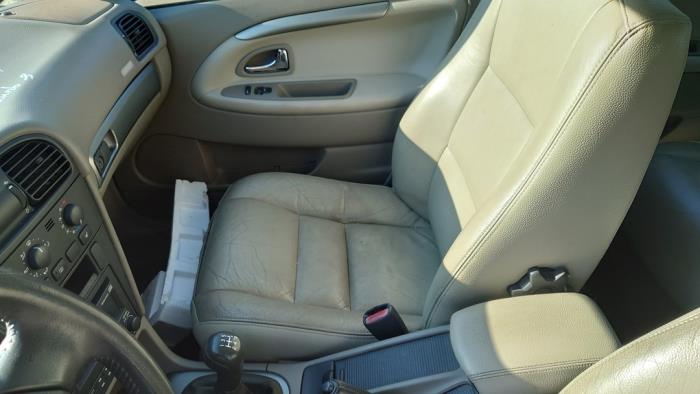 Volvo V40 1.9 D Sloopvoertuig (2004, Grijs)