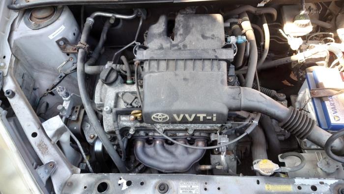 Toyota Yaris 1.0 16V VVT-i Sloopvoertuig (2005, Grijs)