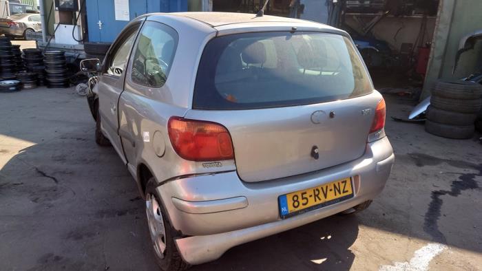 Toyota Yaris 1.0 16V VVT-i Sloopvoertuig (2005, Grijs)