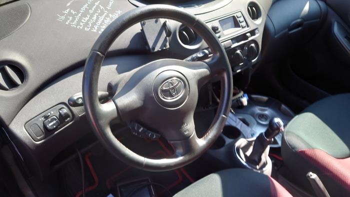 Toyota Yaris 1.0 16V VVT-i Sloopvoertuig (2005, Grijs)