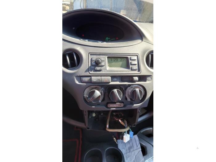 Toyota Yaris 1.0 16V VVT-i Sloopvoertuig (2005, Grijs)