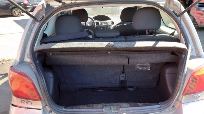 Toyota Yaris 1.0 16V VVT-i Sloopvoertuig (2005, Grijs)