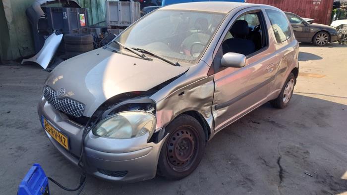 Toyota Yaris 1.0 16V VVT-i Sloopvoertuig (2005, Grijs)