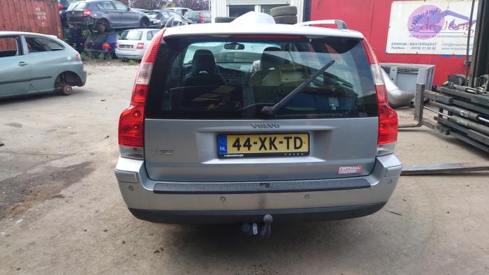 Volvo V70 2.4 20V 140 Sloopvoertuig (2007, Grijs)