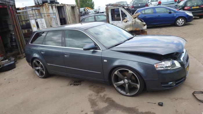 Audi A4 Avant 2.5 TDI 24V Sloopvoertuig (2005, Grijs)