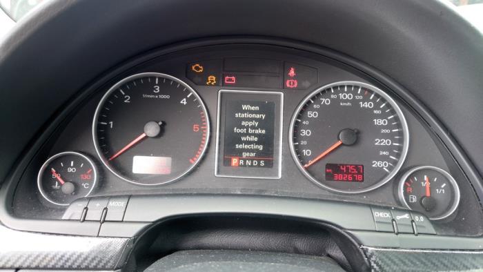 Audi A4 Avant 2.5 TDI 24V Sloopvoertuig (2005, Grijs)