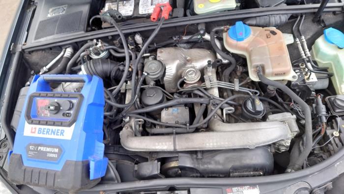 Audi A4 Avant 2.5 TDI 24V Sloopvoertuig (2005, Grijs)