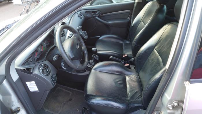 Ford Focus 1 Wagon 1.8 TDdi Sloopvoertuig (2004, Grijs)