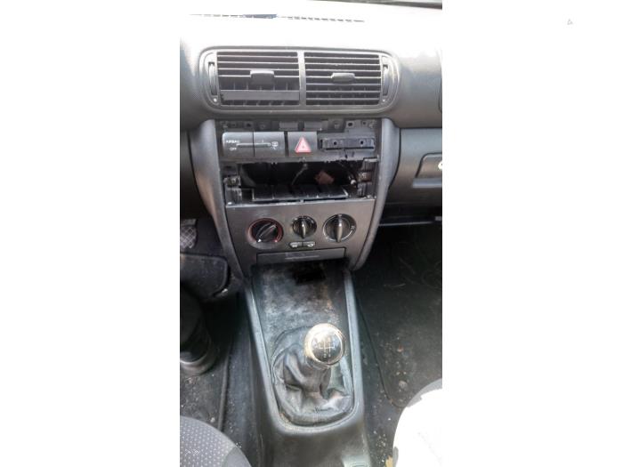 Seat Leon 1.6 16V Sloopvoertuig (2005, Rood)