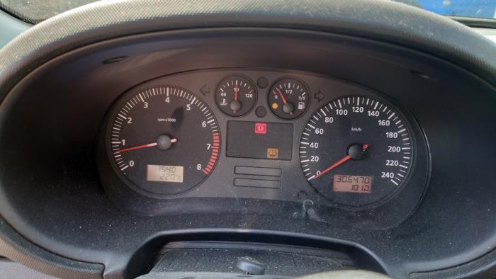 Seat Leon 1.6 16V Sloopvoertuig (2005, Rood)