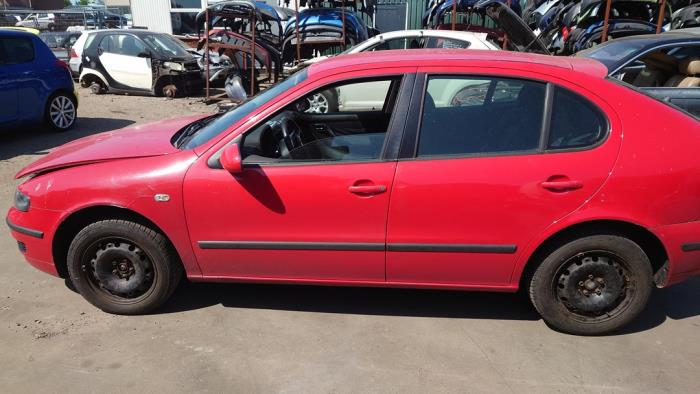 Seat Leon 1.6 16V Sloopvoertuig (2005, Rood)