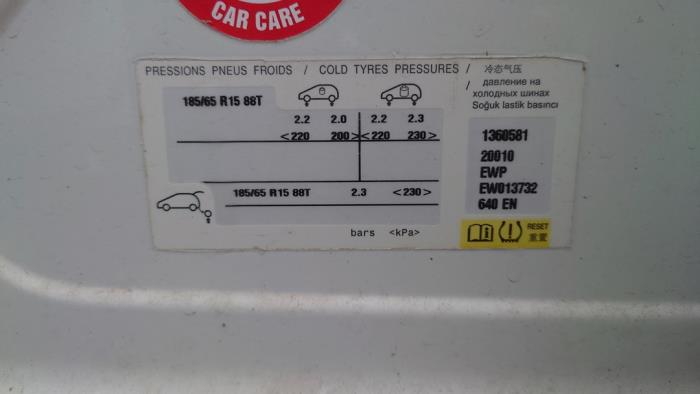 Peugeot 208 I 1.0 Vti 12V PureTech Sloopvoertuig (2014, Wit)