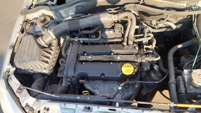 Opel Corsa C 1.4 16V Twin Port Sloopvoertuig (2004, Grijs)