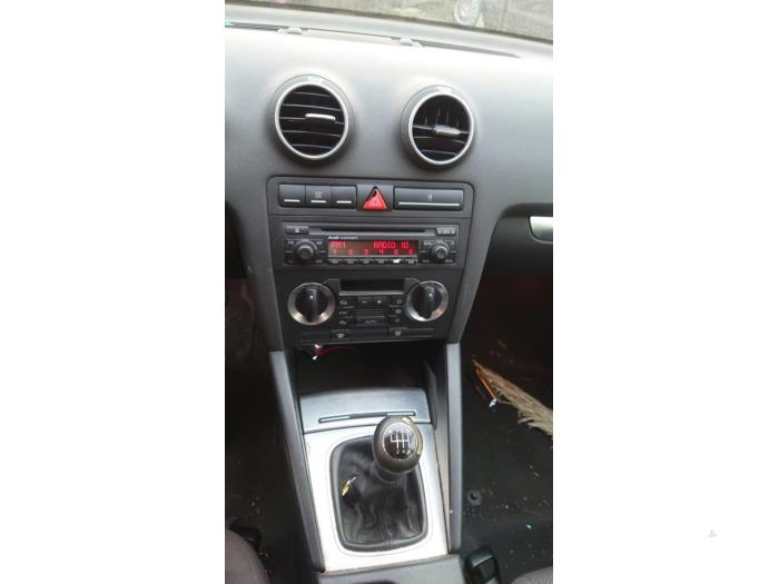 Audi A3 Sportback 1.6 FSI 16V Sloopvoertuig (2006, Blauw)