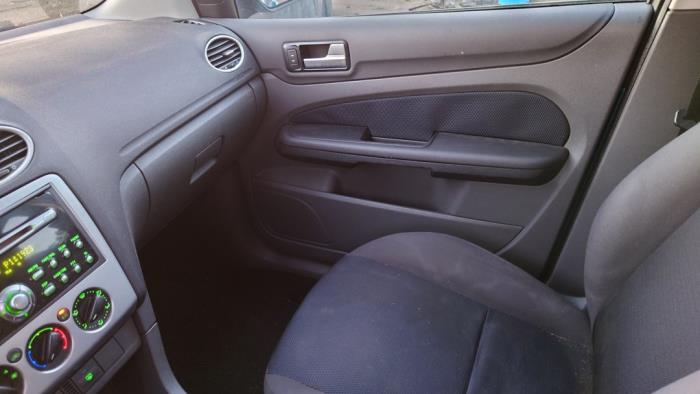 Ford Focus 2 Wagon 1.6 16V Sloopvoertuig (2005, Blauw)