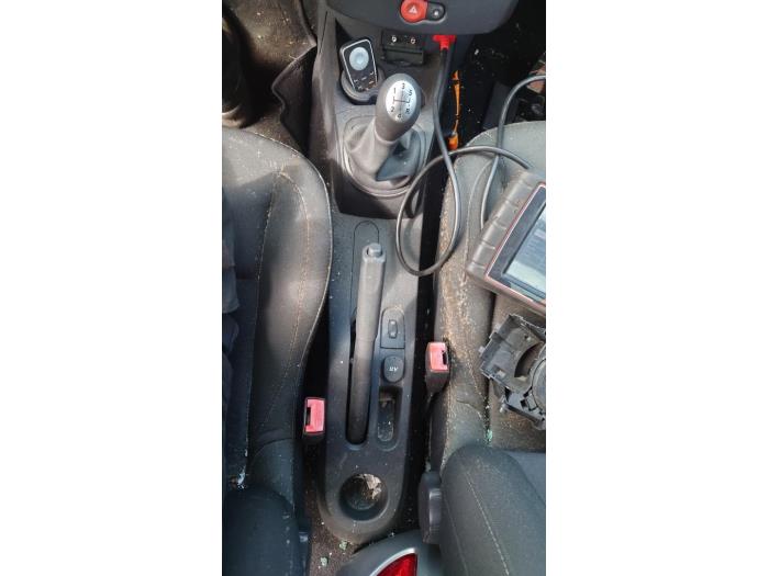 Renault Clio III 1.2 16V 75 Sloopvoertuig (2009, Grijs)