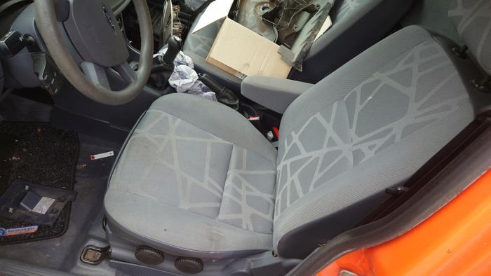 Ford Transit Connect 1.8 TDCi 90 DPF Sloopvoertuig (2010, Graniet)