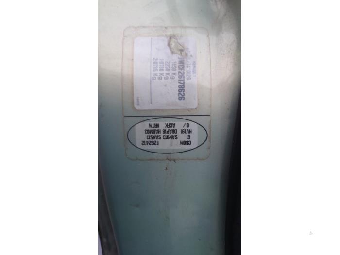 Renault Clio II 1.2 16V Sloopvoertuig (2002, Bruin)