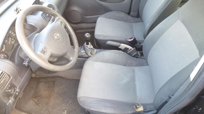 Opel Corsa C 1.3 CDTi 16V Sloopvoertuig (2006, Zwart)