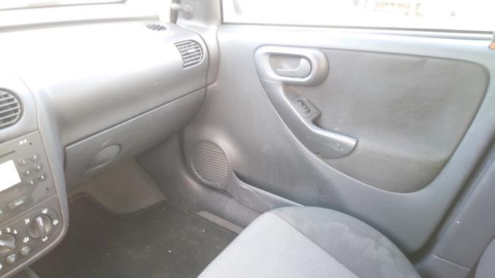 Opel Corsa C 1.3 CDTi 16V Sloopvoertuig (2006, Zwart)