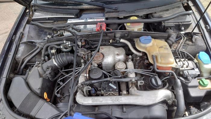 Audi A4 2.5 TDI V6 24V Quattro Sloopvoertuig (1999, Blauw)