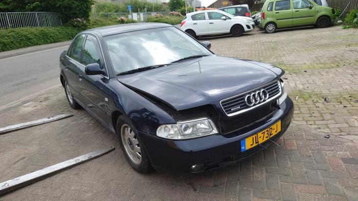 Audi A4 2.5 TDI V6 24V Quattro Sloopvoertuig (1999, Blauw)