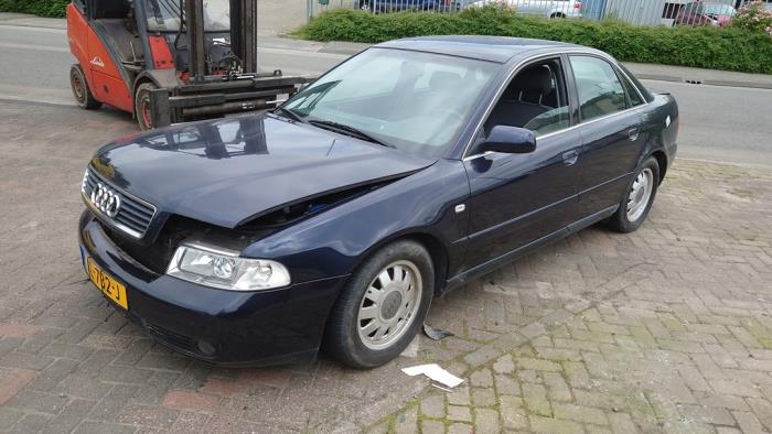 Audi A4 2.5 TDI V6 24V Quattro Sloopvoertuig (1999, Blauw)