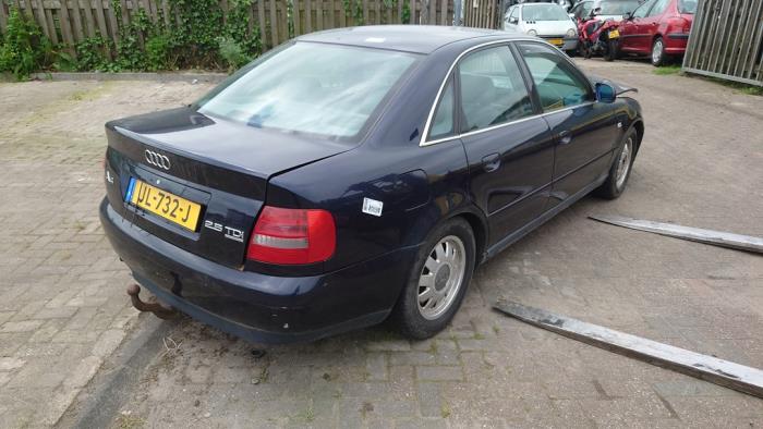 Audi A4 2.5 TDI V6 24V Quattro Sloopvoertuig (1999, Blauw)