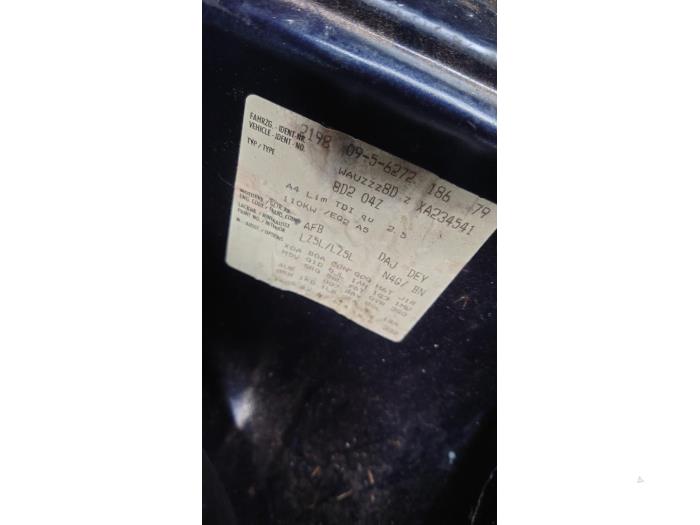 Audi A4 2.5 TDI V6 24V Quattro Sloopvoertuig (1999, Blauw)